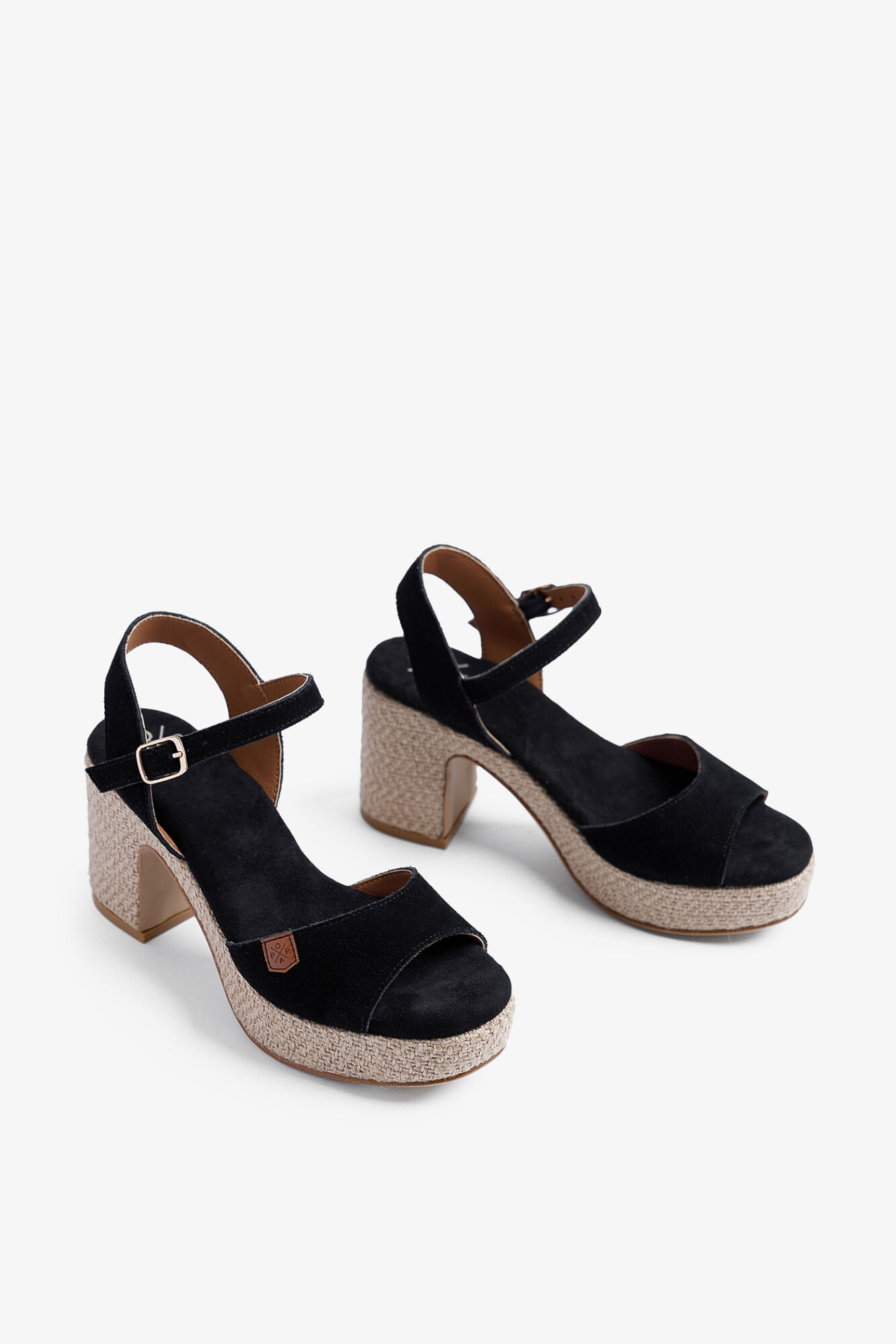 Popa Cu&ntilde;a tac&oacute;n Daira Serraje