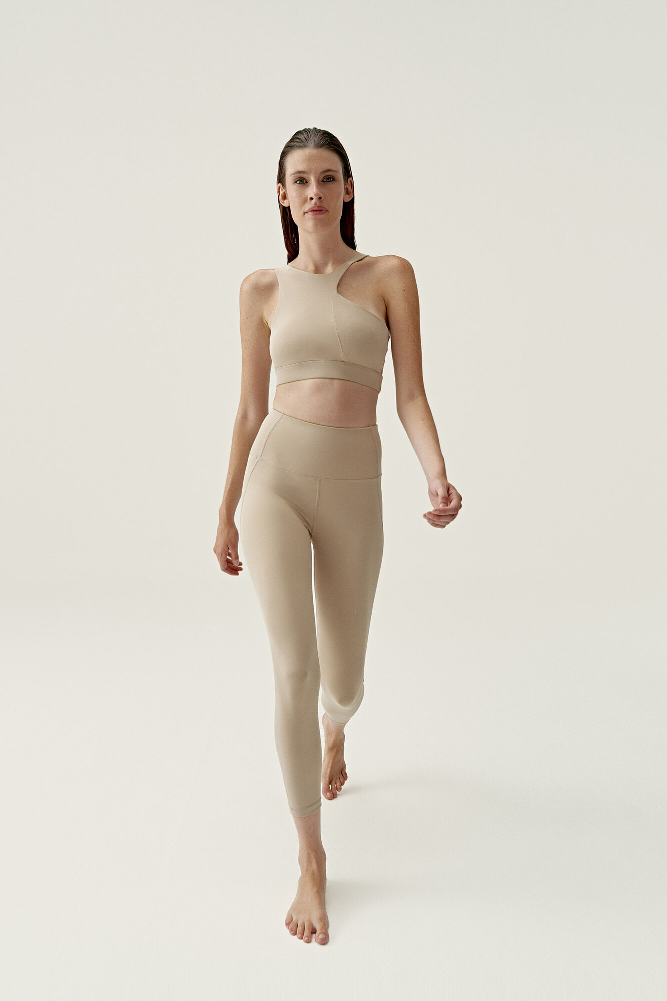 Born Living Yoga Top Chloe Pumice beige