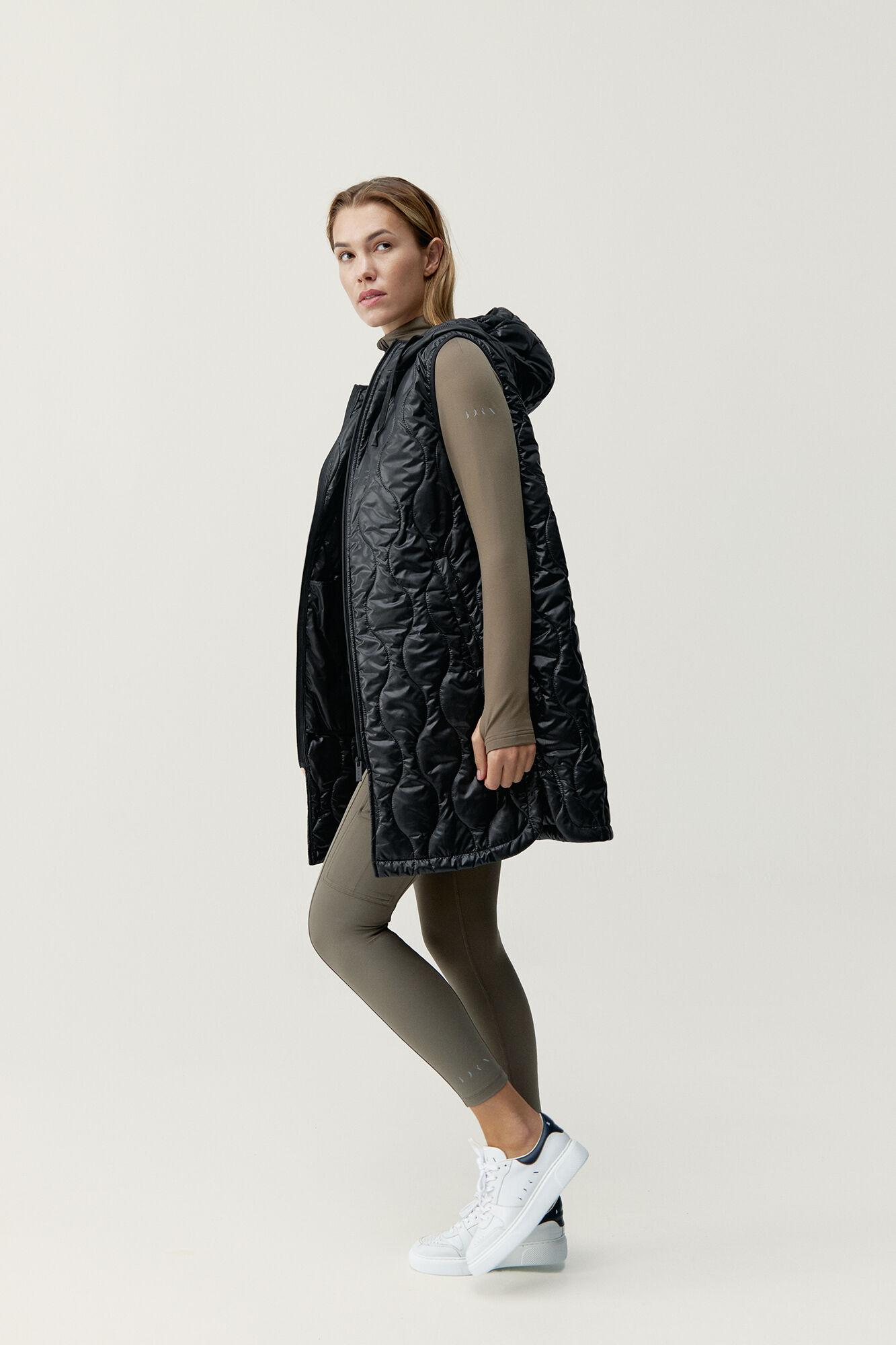 Born Living Yoga Jacket Tessa Black black