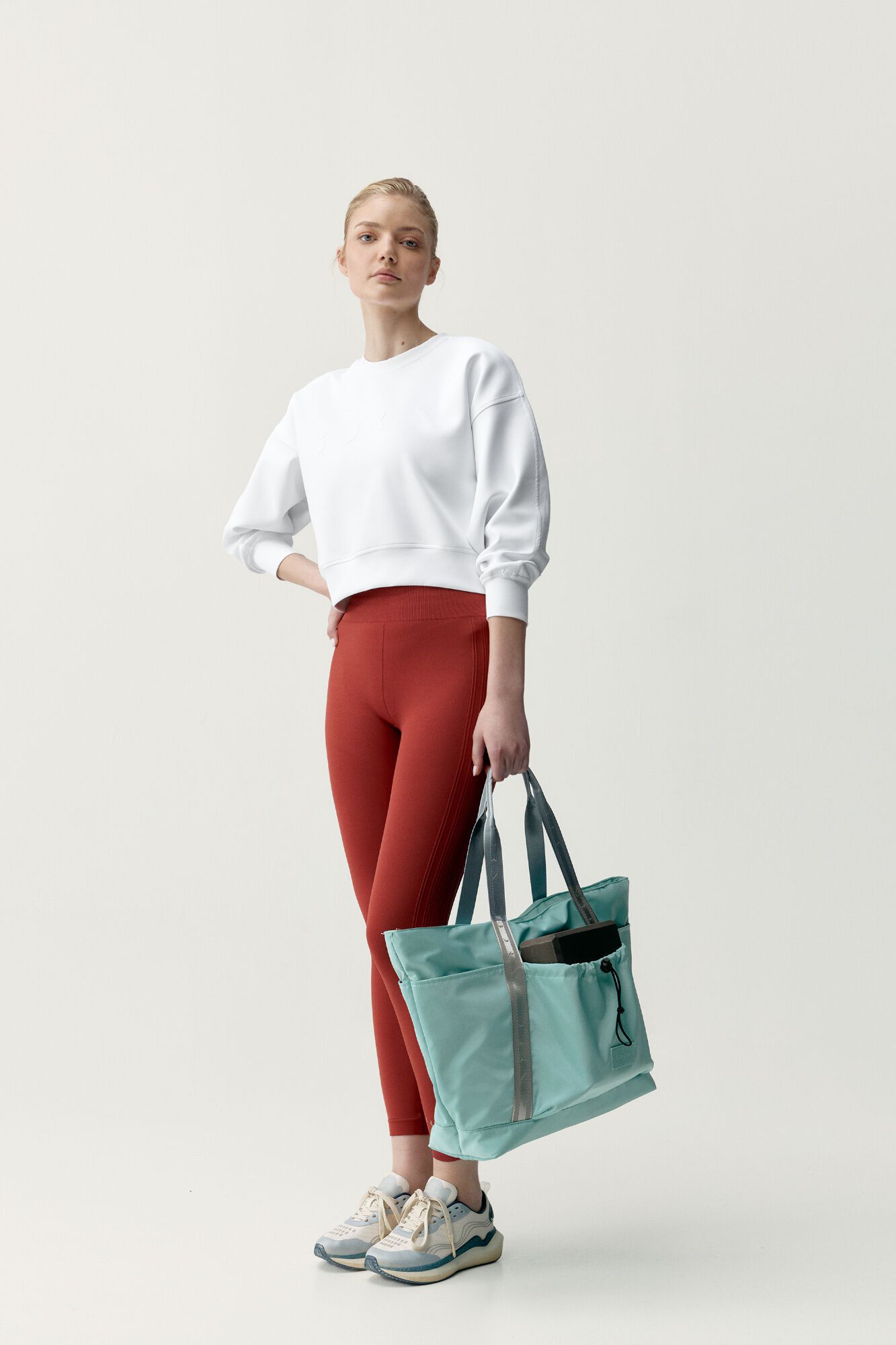 Born Living Yoga Bolso deportivo Away azul claro azul