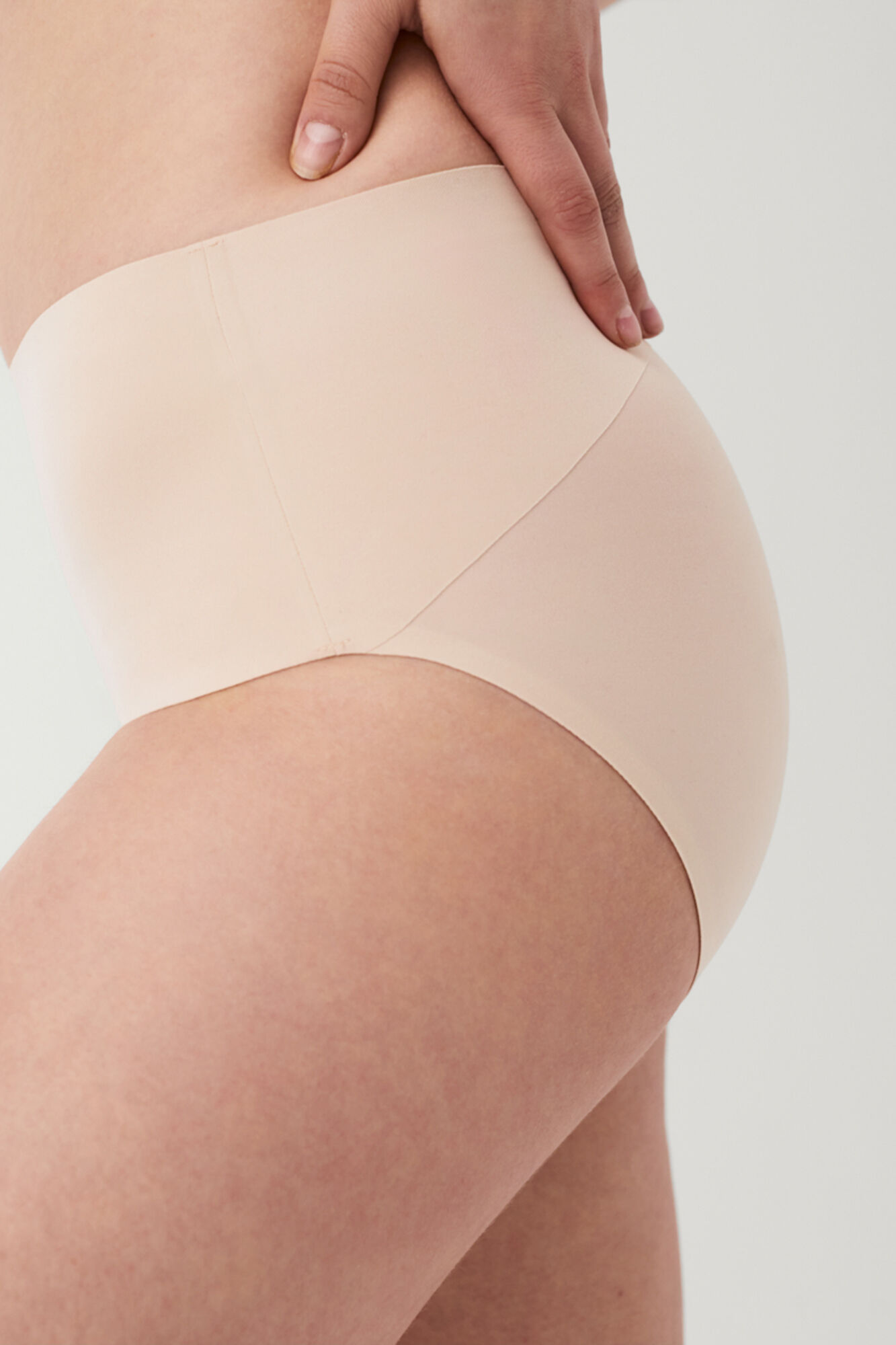 Spanx Unsichtbarer Shaping-Slip Caf&eacute; au Lait SPANX cru