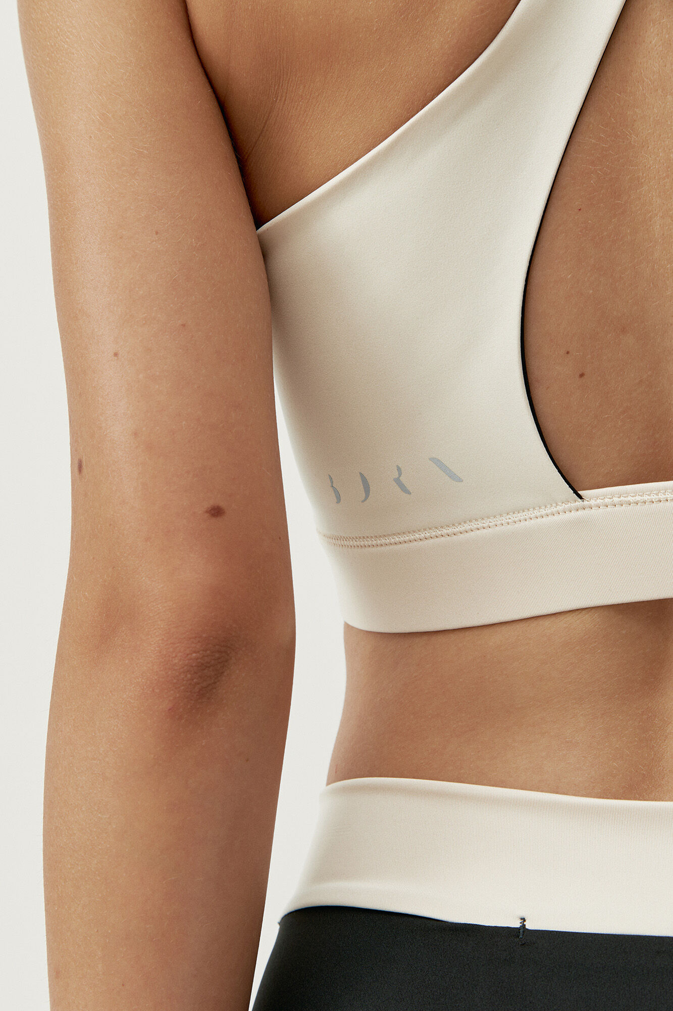 Born Living Yoga Top Fiorella Black/Tapioca&nbsp; negro