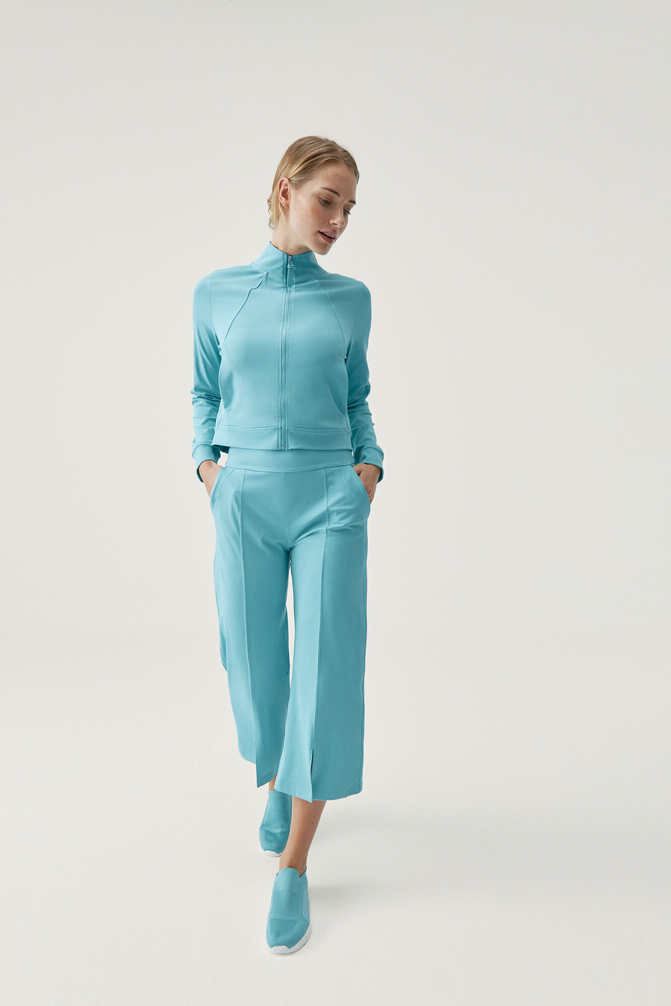 Born Living Yoga Pants Naoko Provence turquesa