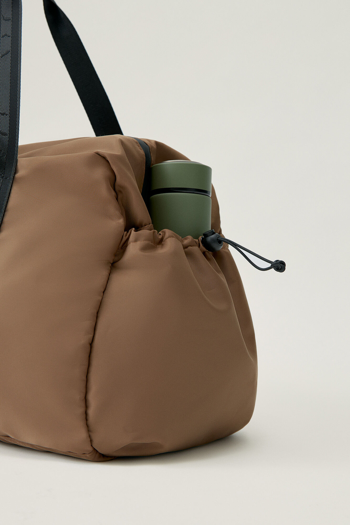 Born Living Yoga Bolsa Saya Fossil nude