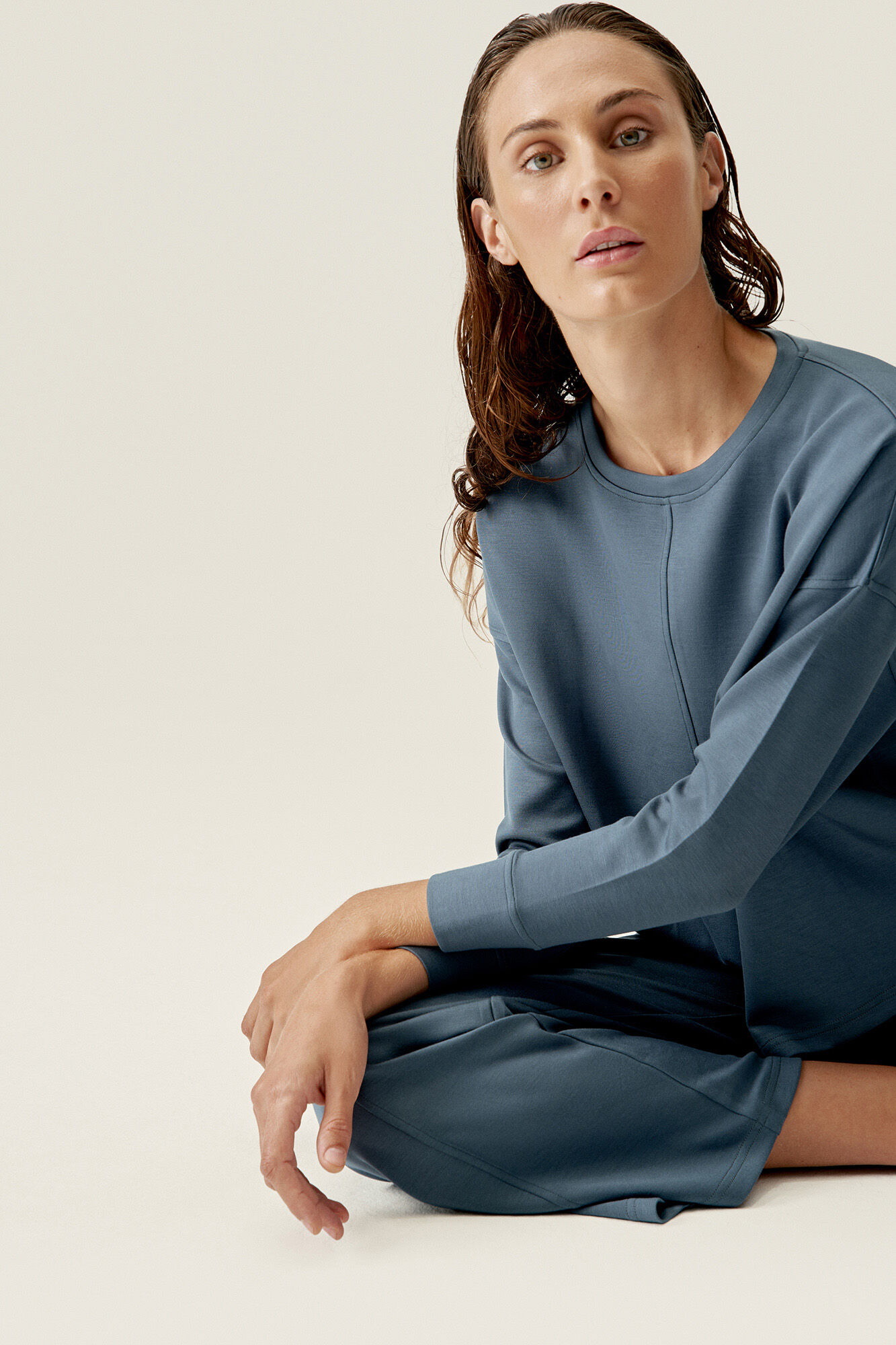 Born Living Yoga Sudadera Loungewear Sweet Stormy Grey gris