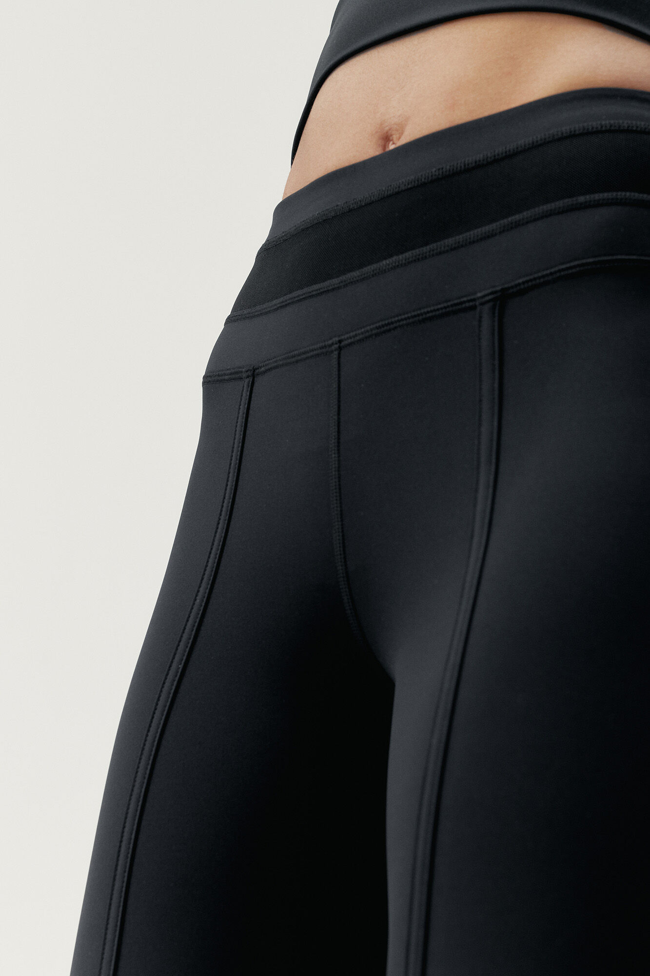 Born Living Yoga Legging Maeva negro