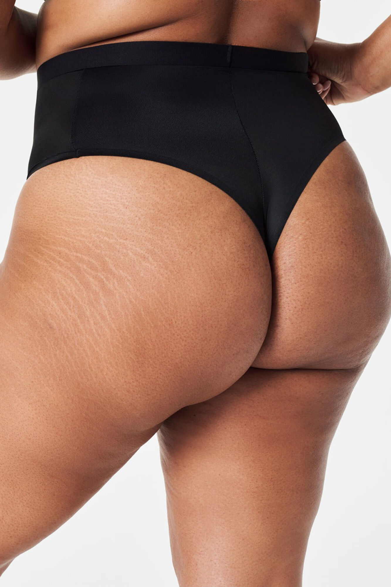 Spanx Tanga moldeador Thinstincts 2.0 negro