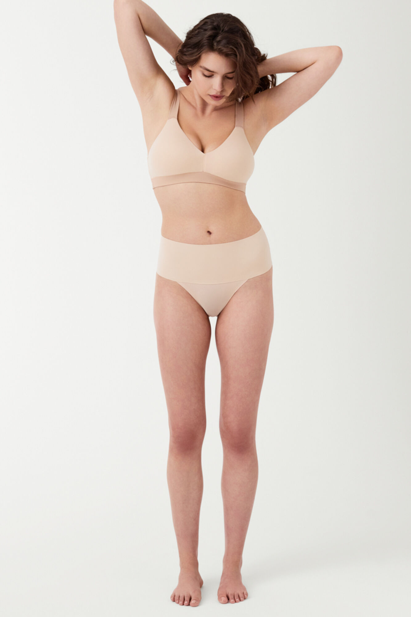 Spanx Tanga moldeador invisible caf&eacute; au lait SPANX nude