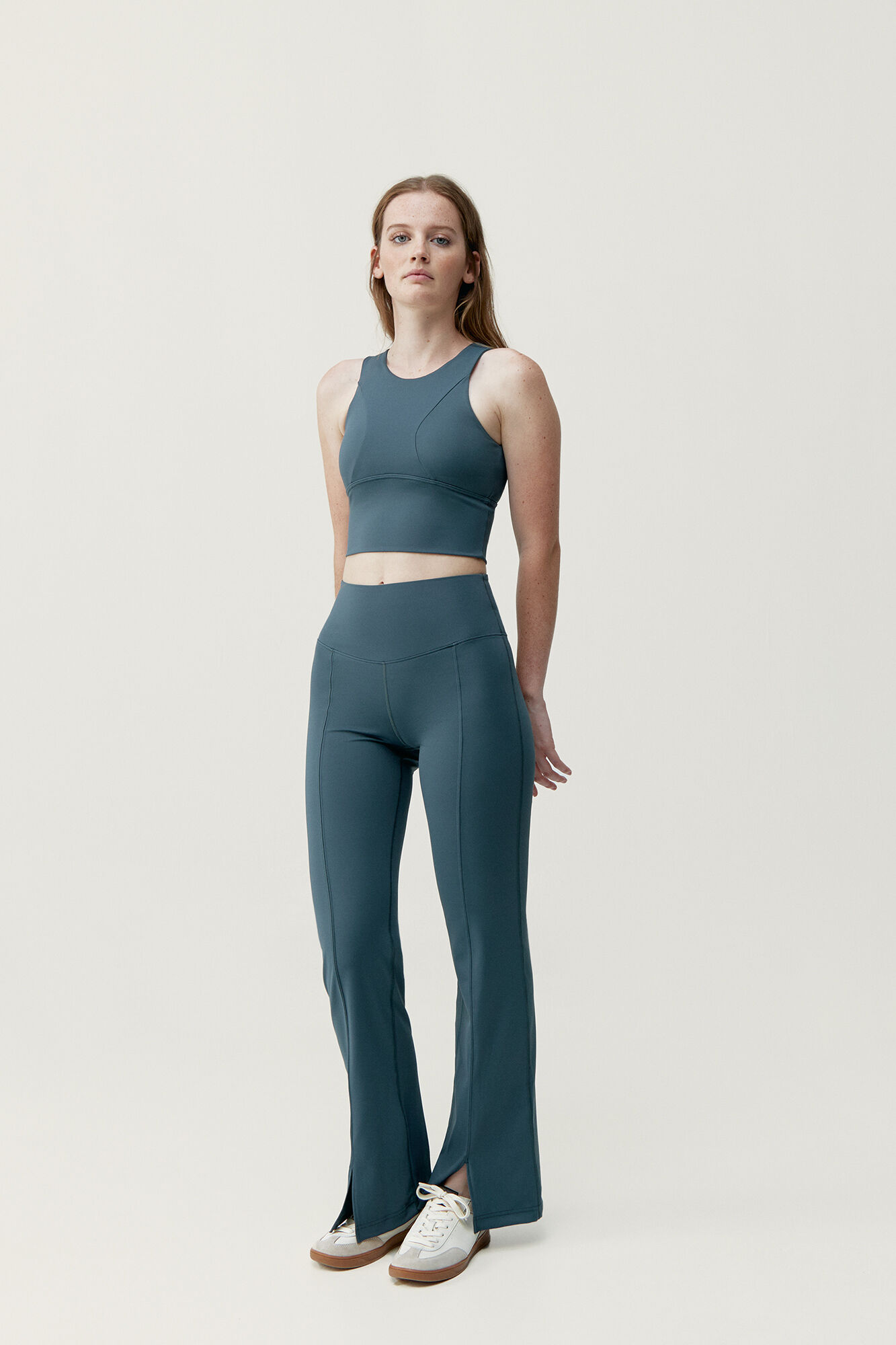 Born Living Yoga Top Elin Slate blue