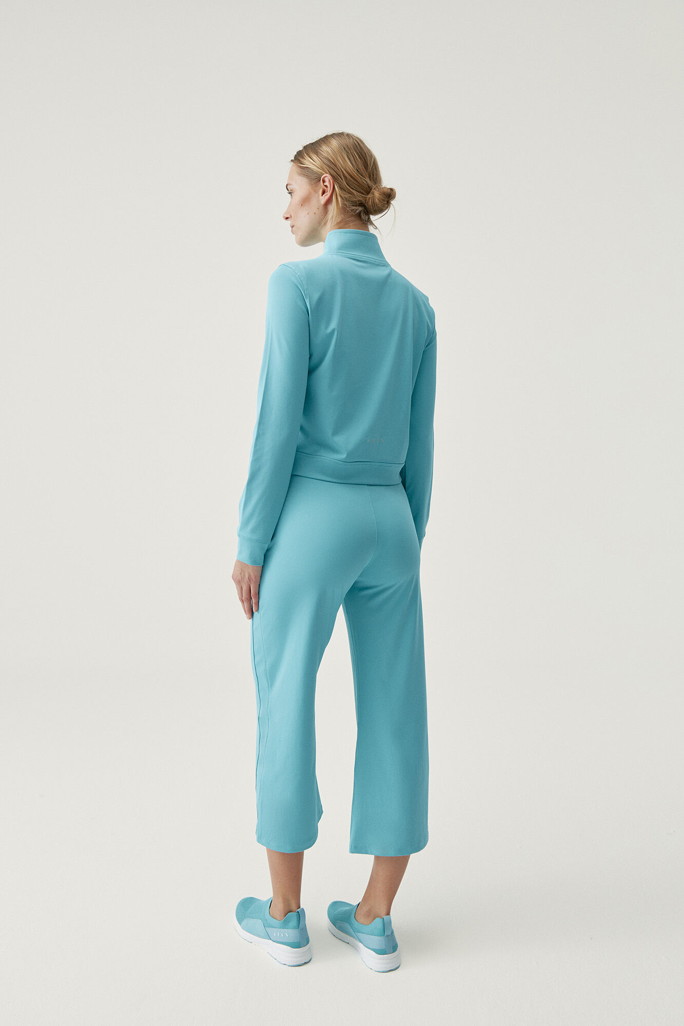 Born Living Yoga Pants Naoko Provence turquesa