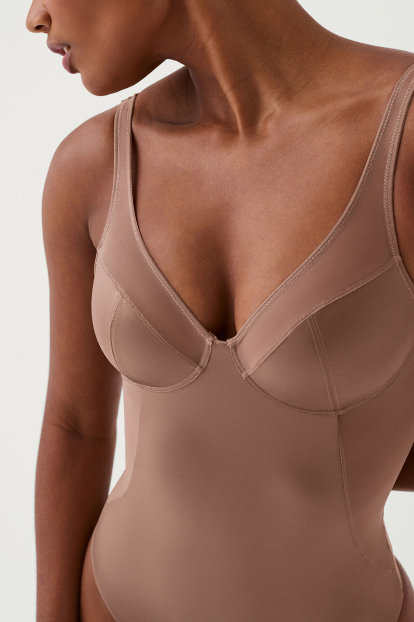 Spanx Body tanga de compresi&oacute;n tul y sat&eacute;n Shaping satin  nude