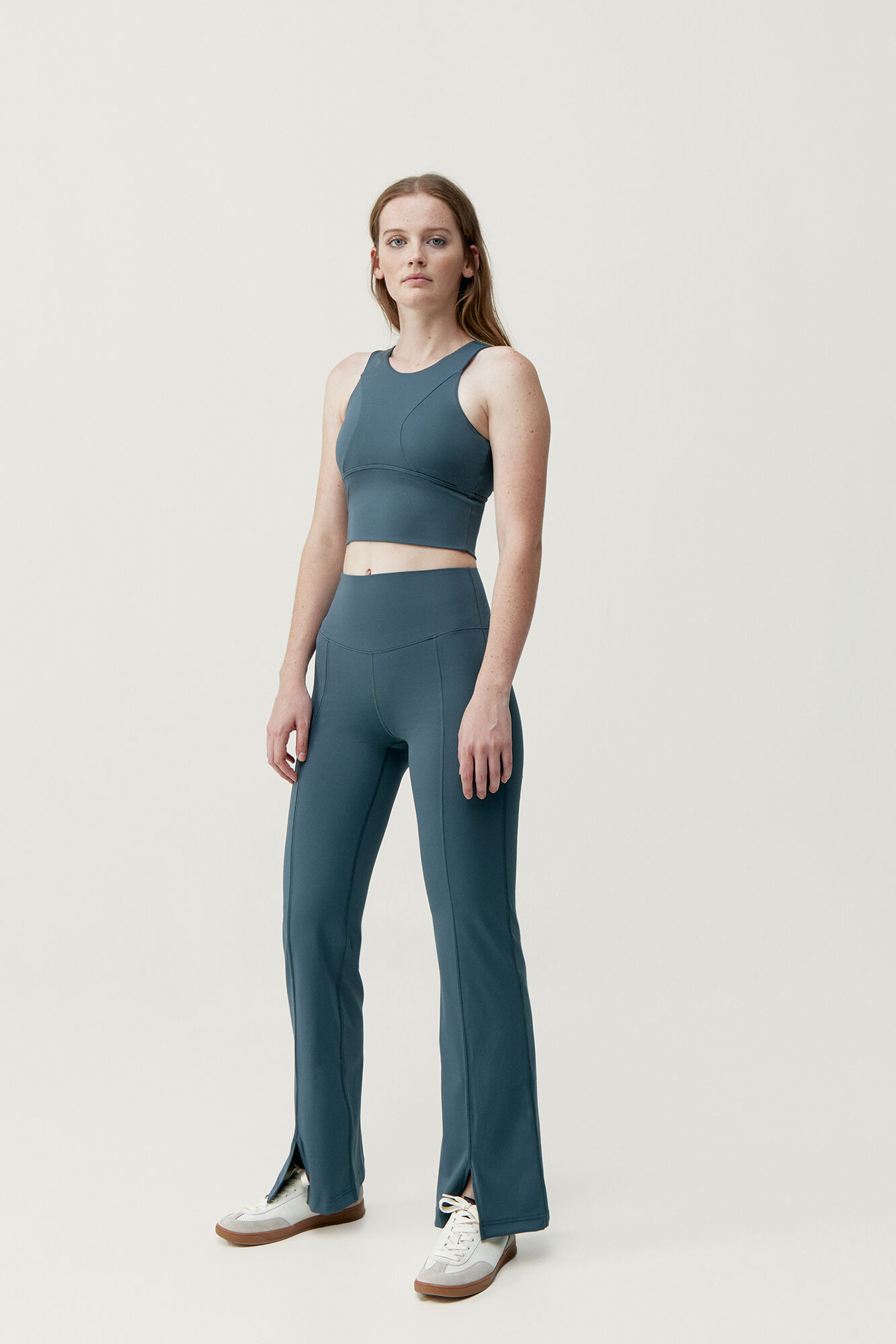 Born Living Yoga Top Elin Slate blue