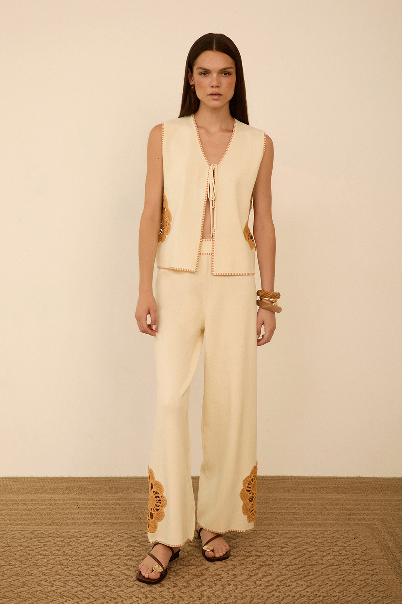 Conjunto de chaleco y pantal&oacute;n