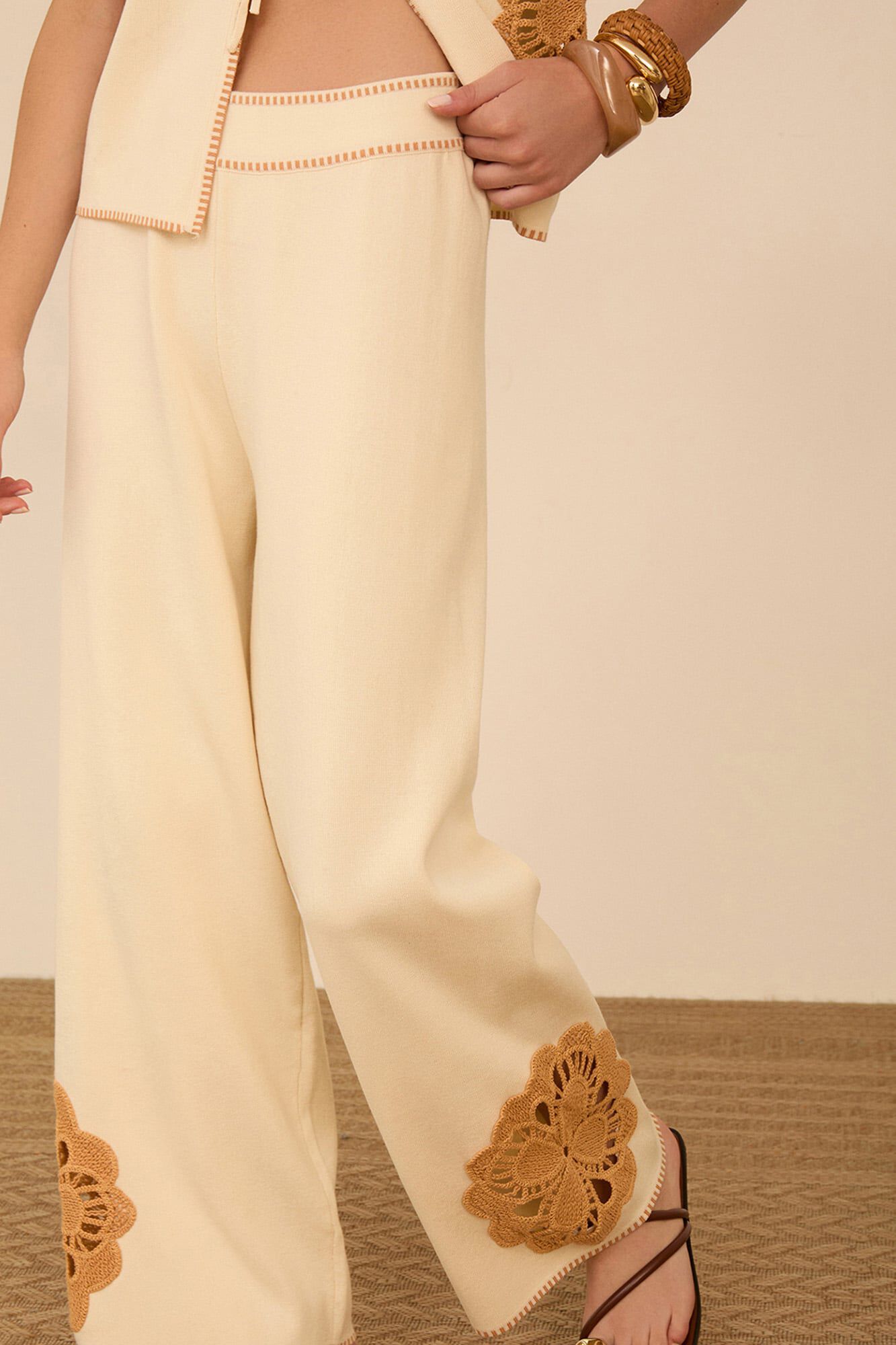 Conjunto de colete e cal&ccedil;a