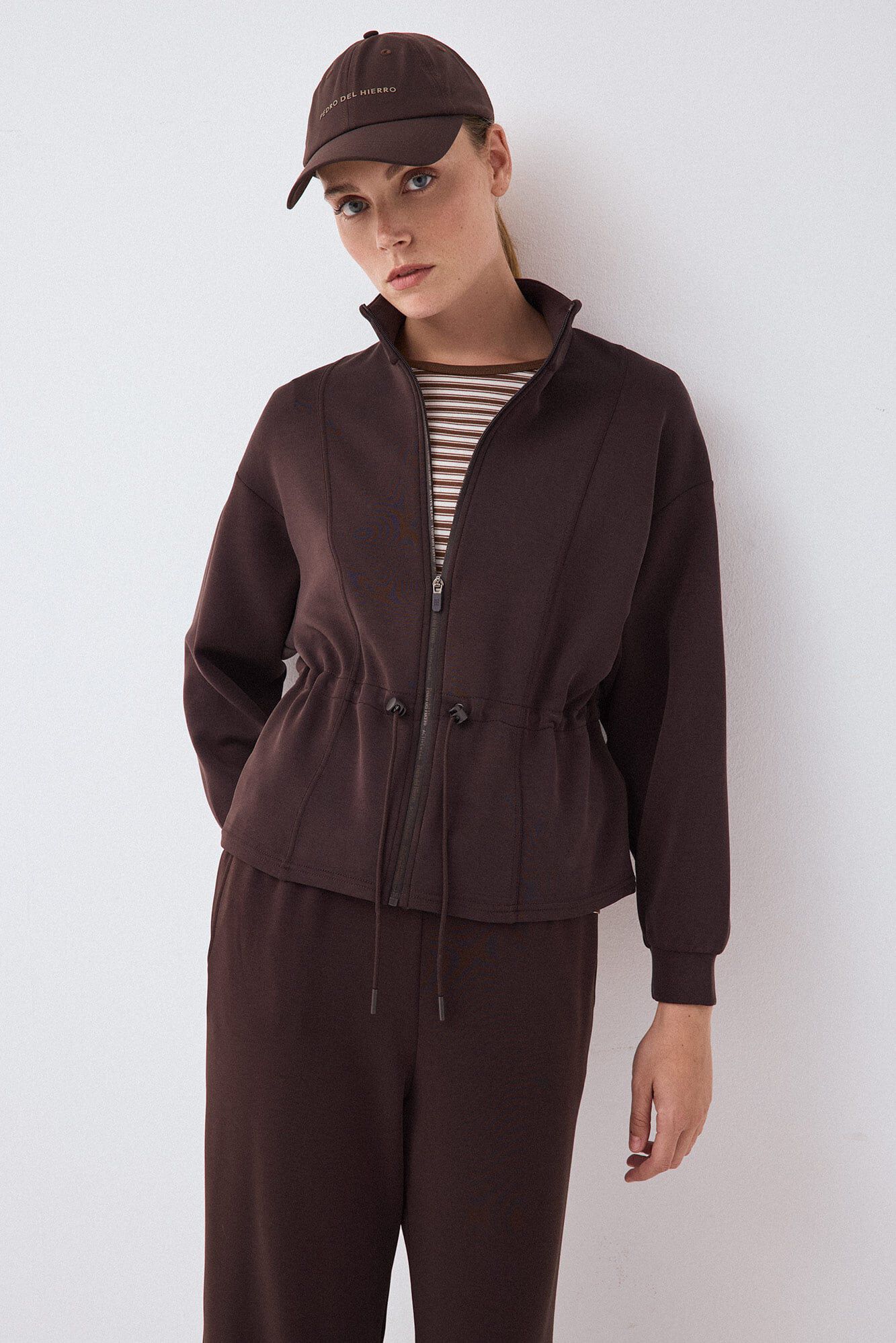 Sweatshirt and trousers set