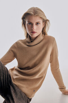 Set of turtleneck jumper and slim fit trousers