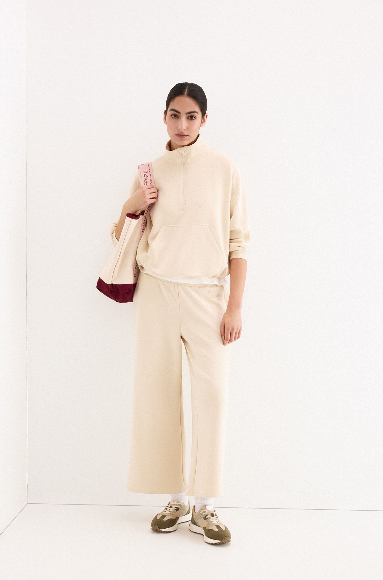 Sweatshirt and trousers set