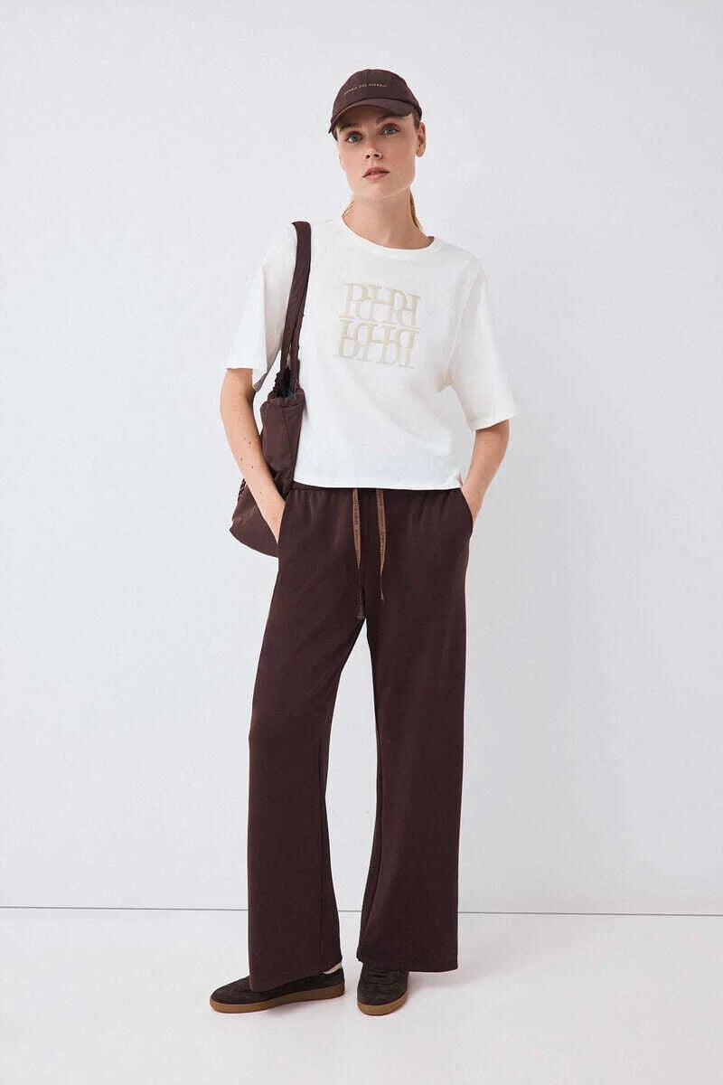 T-Shirt and trousers set