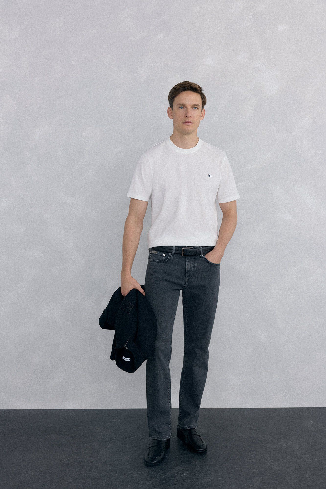 Chinos, t-shirt and cardigan set