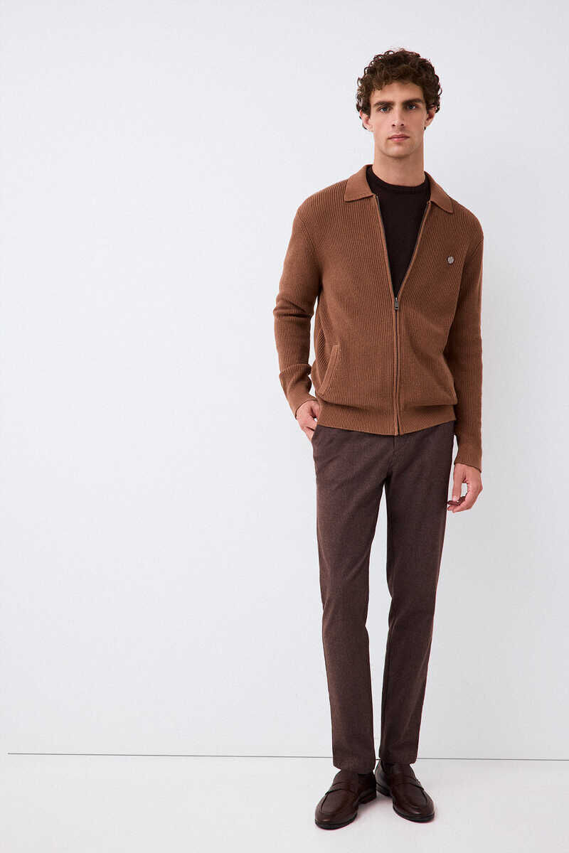 Fastening and chinos set