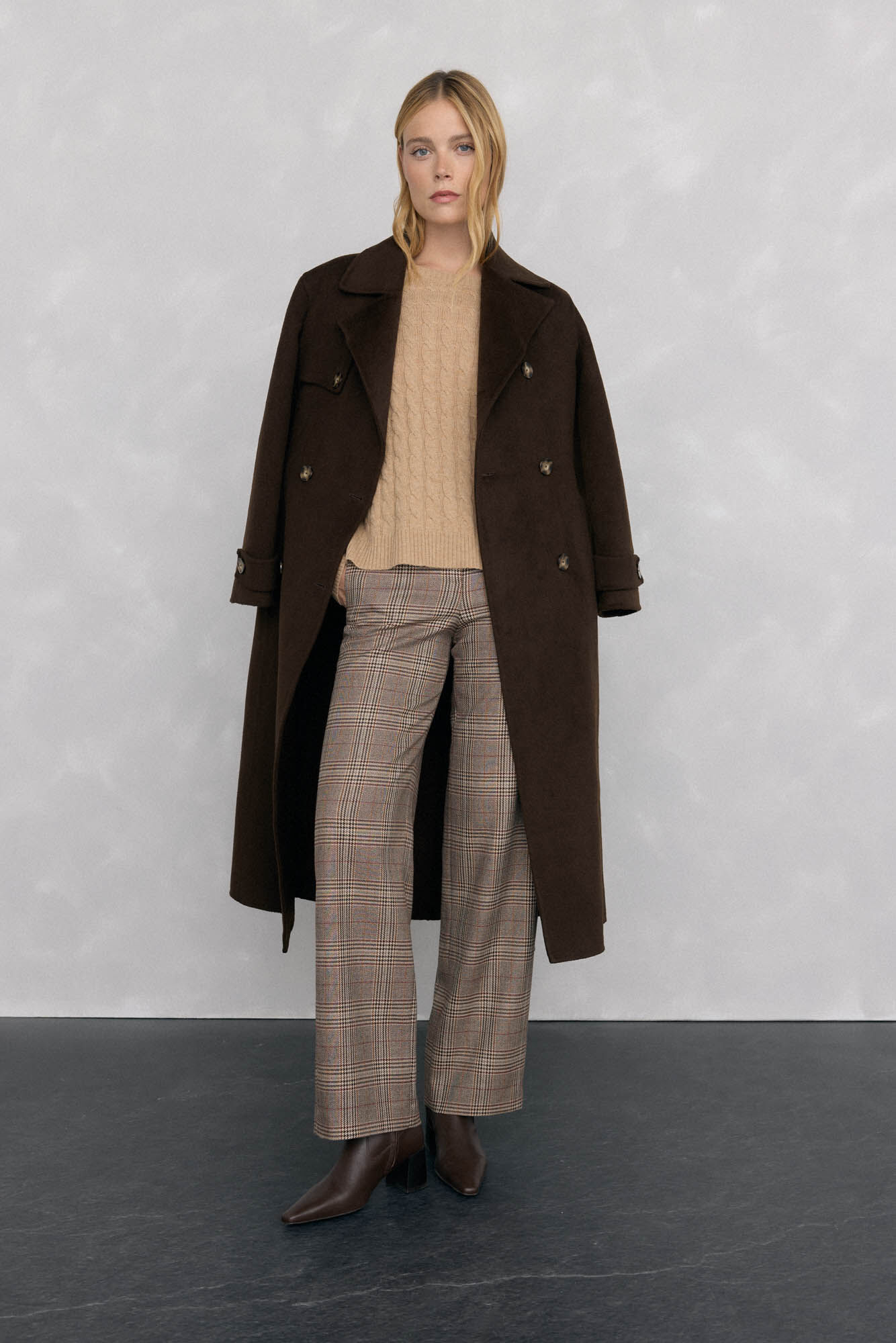 Conjunto de pantal&oacute;n, abrigo y jersey