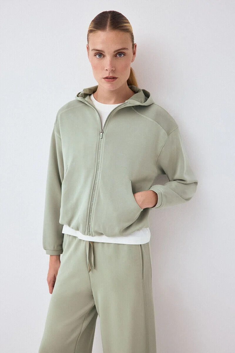 Sweatshirt and trousers set