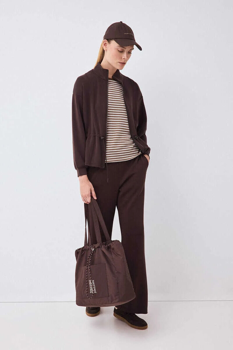 Sweatshirt and trousers set