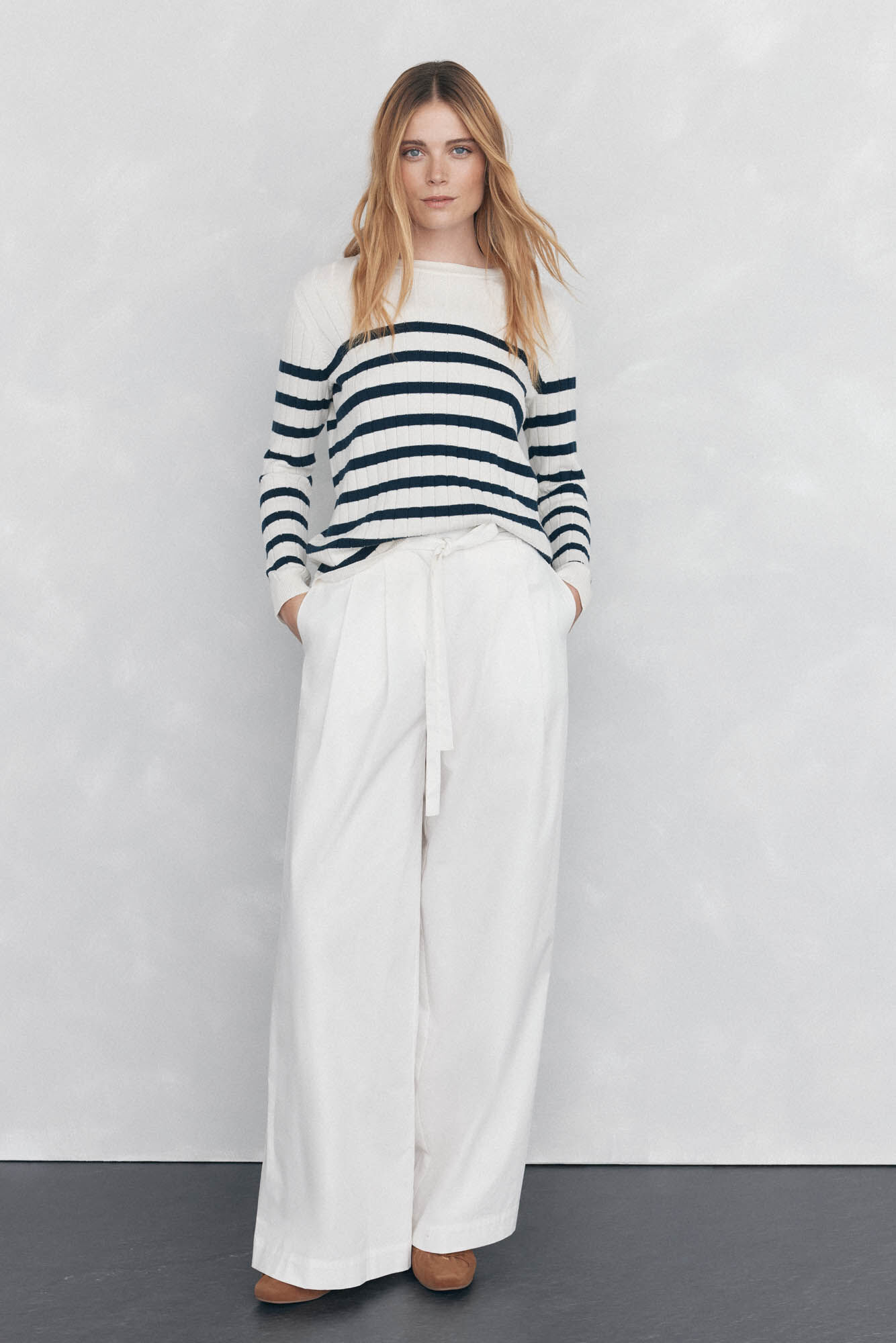 Conjunto de cal&ccedil;as e su&eacute;ter