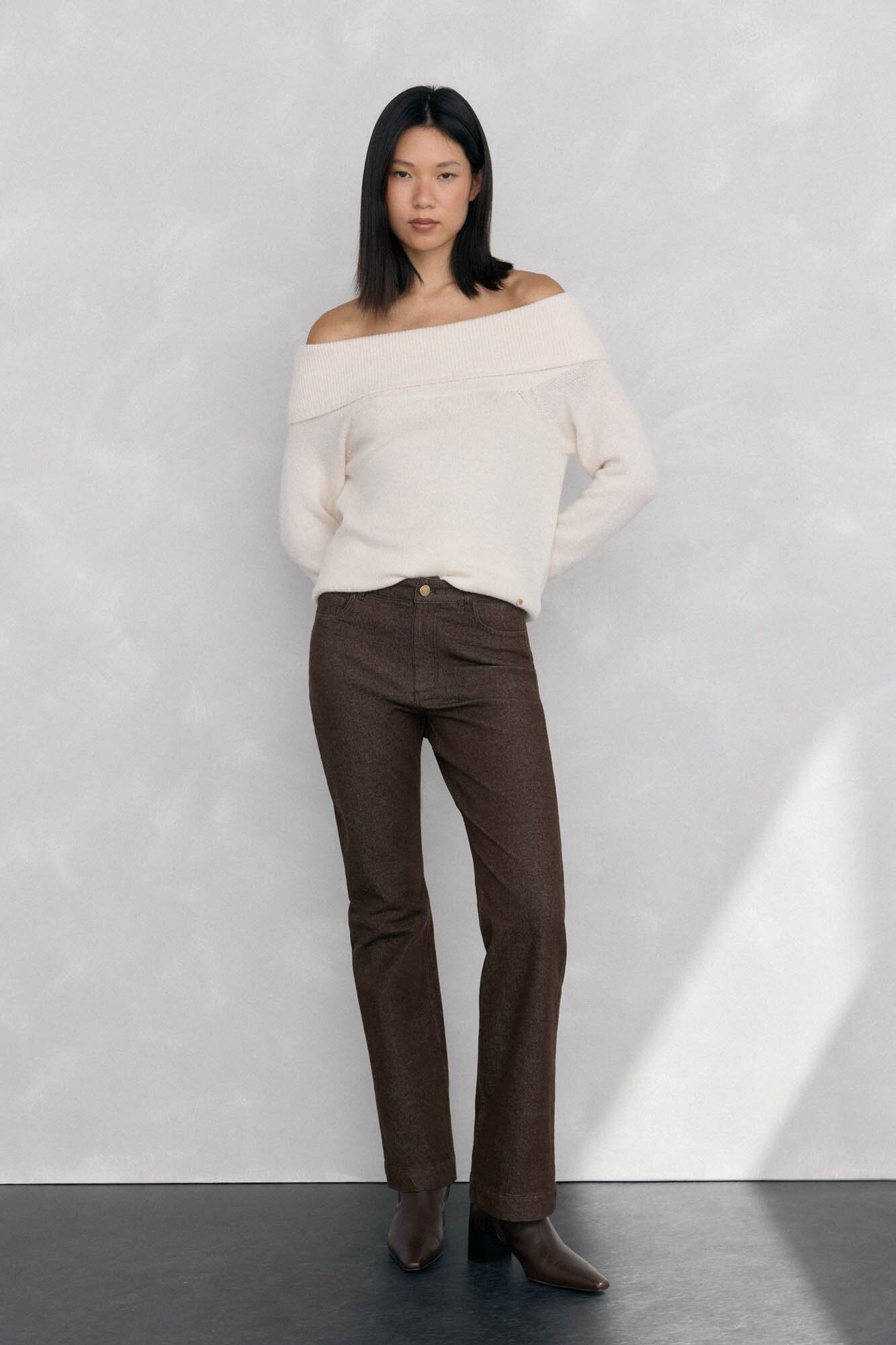 Conjunto de cal&ccedil;a, jaqueta e su&eacute;ter