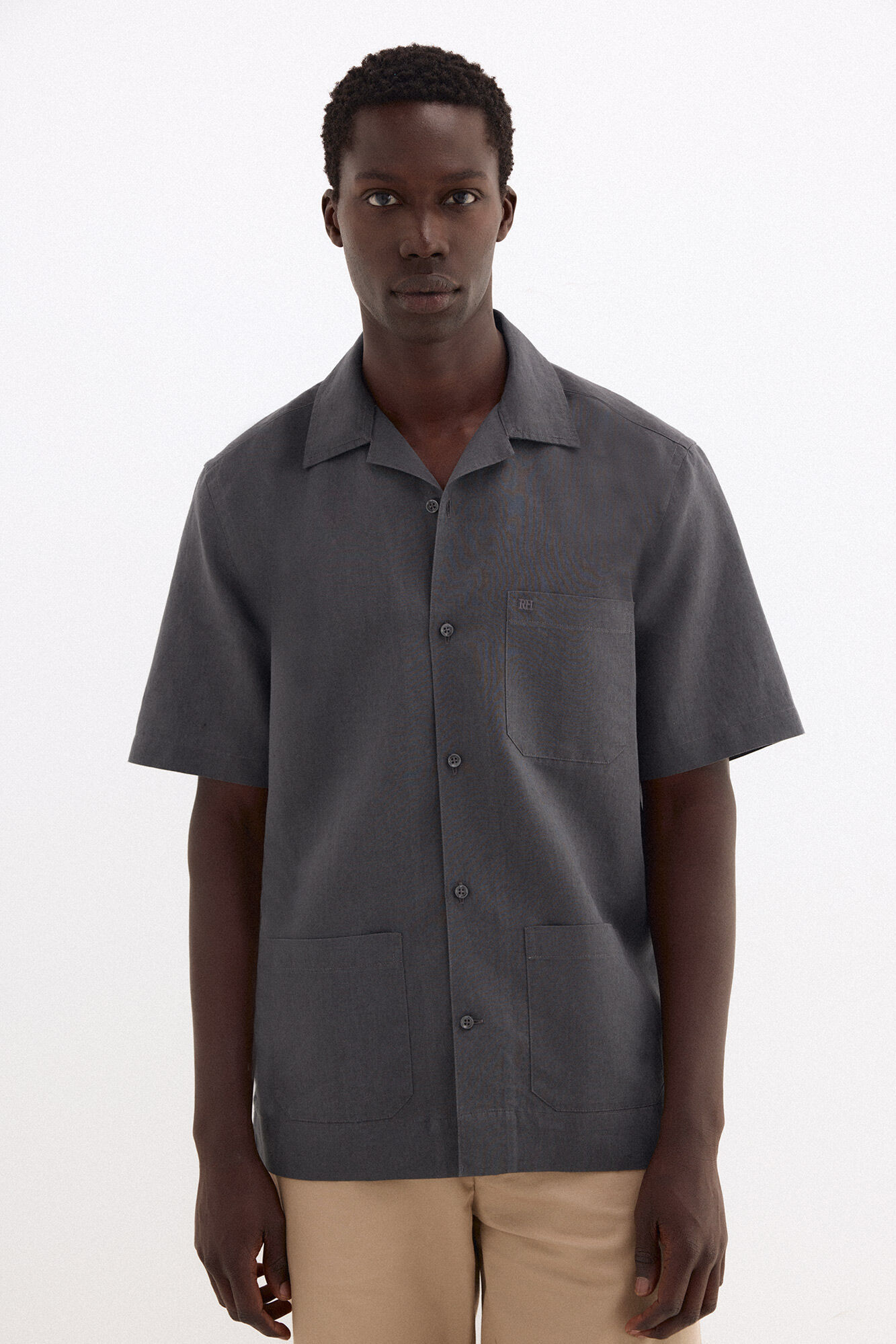 Conjunto de bermuda e guayabera