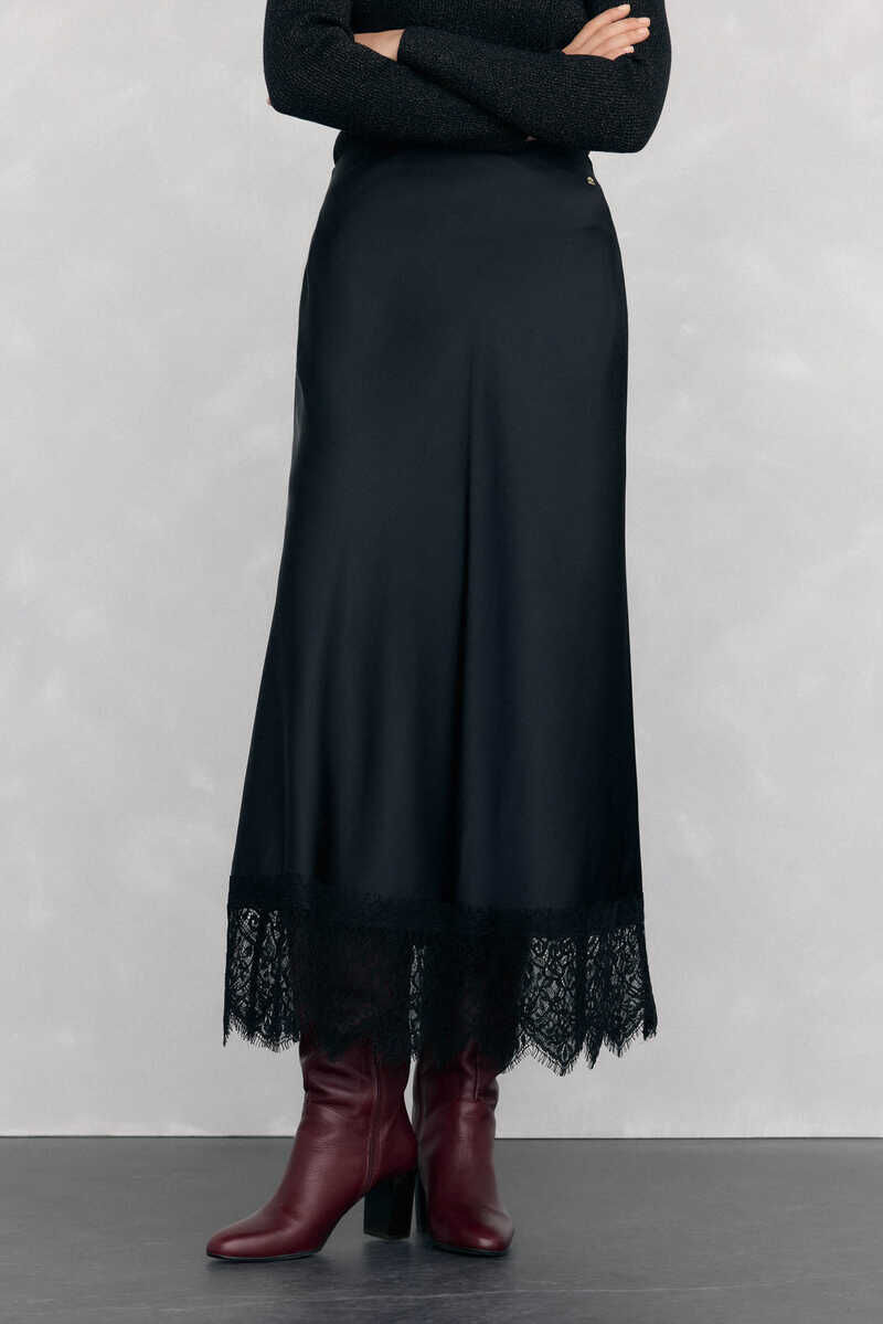 Conjunto de saia e blusa