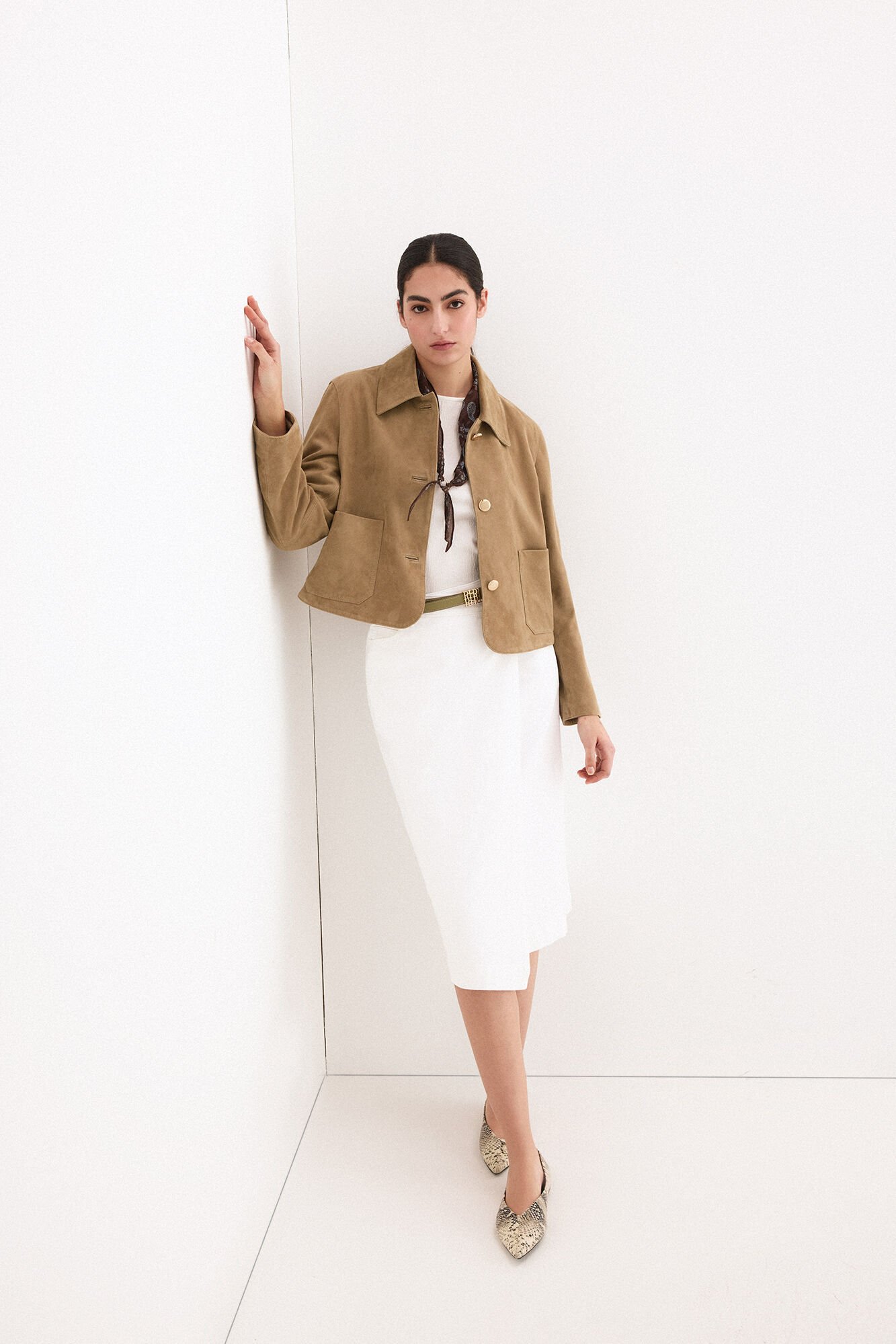 Skirt, jacket and details set