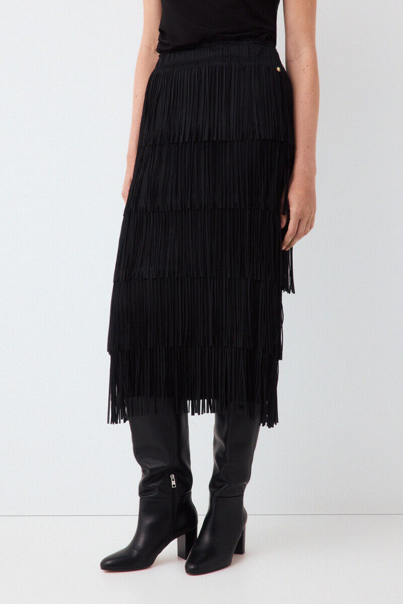 Skirt and shoulders set