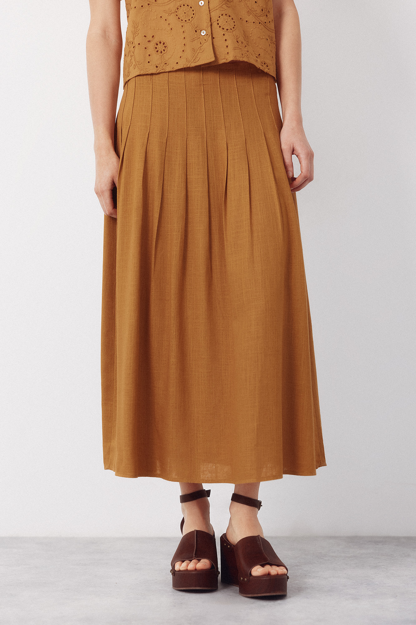 Midi pleated skirt | Women's skirts | Pedro del Hierro
