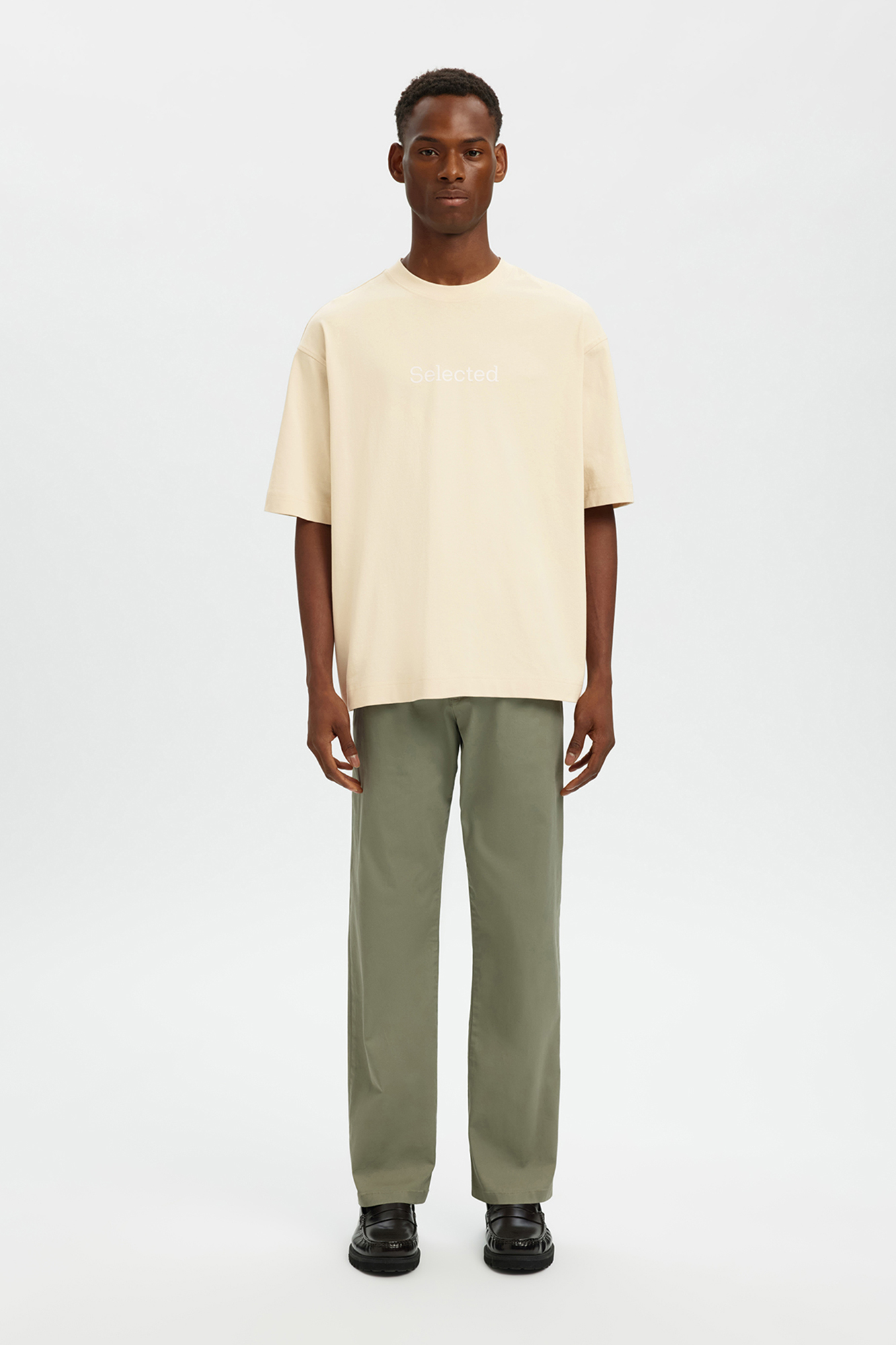 ベージュシャツ Men's relaxed fit short sleeve front print T-shirt | Men's T