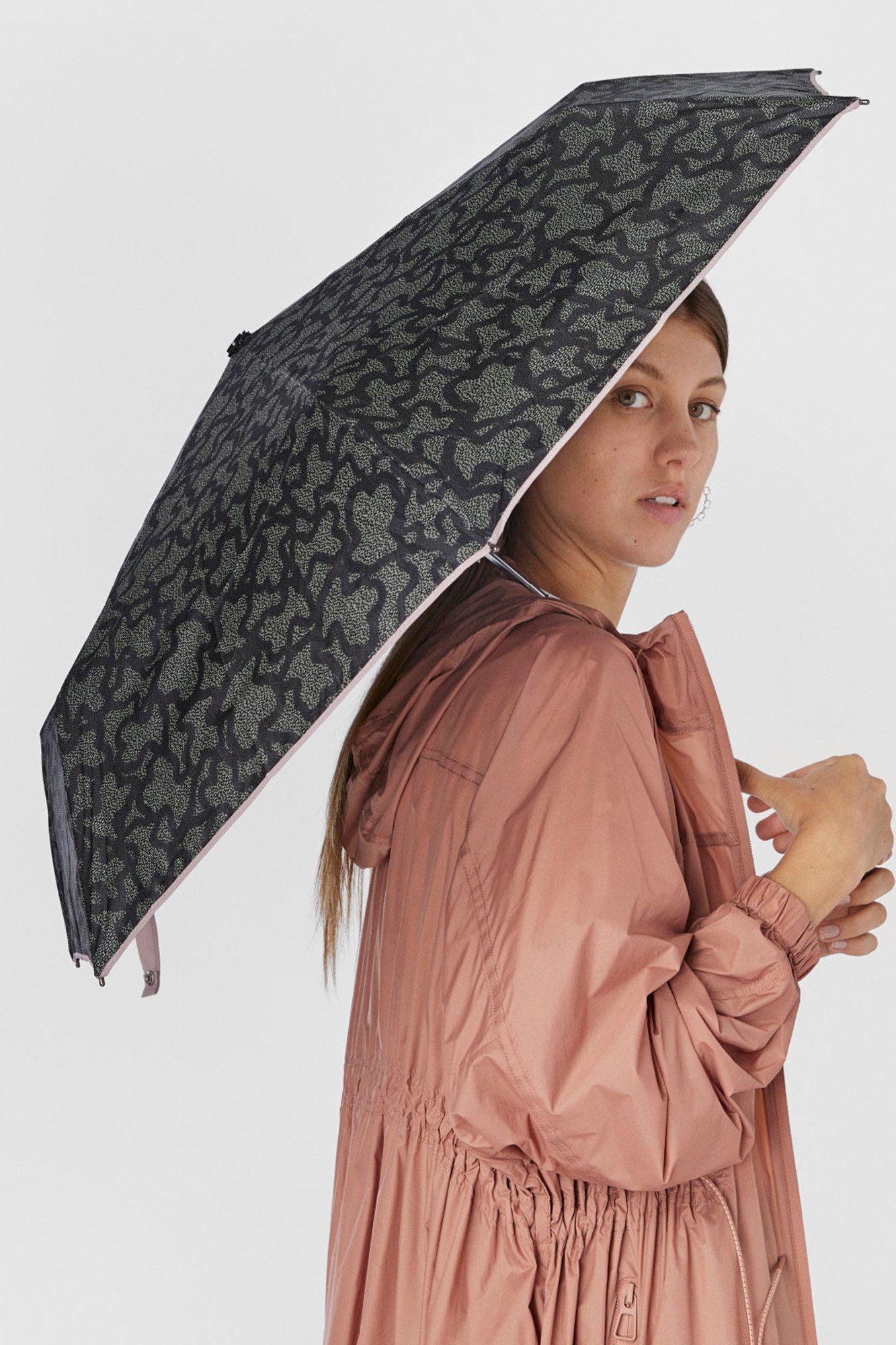 Kaos Icon black folding umbrella | Women\'s accessories | Pedro del Hierro